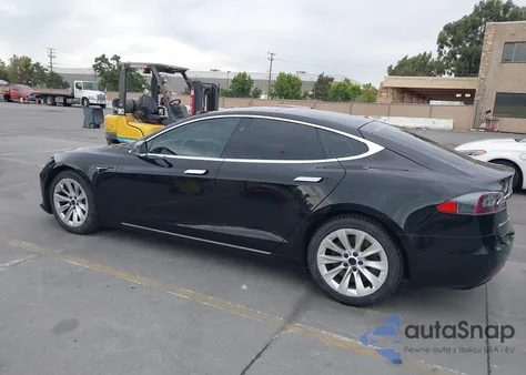 2017 Tesla Model S 60/75 z USA, uszkodzony, nr VIN 5YJSA1E17HF192897